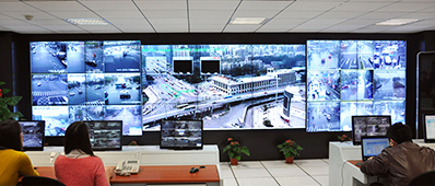 2001年，研究開發(fā)了國產 第一代視頻交通動態(tài)信息采集系統